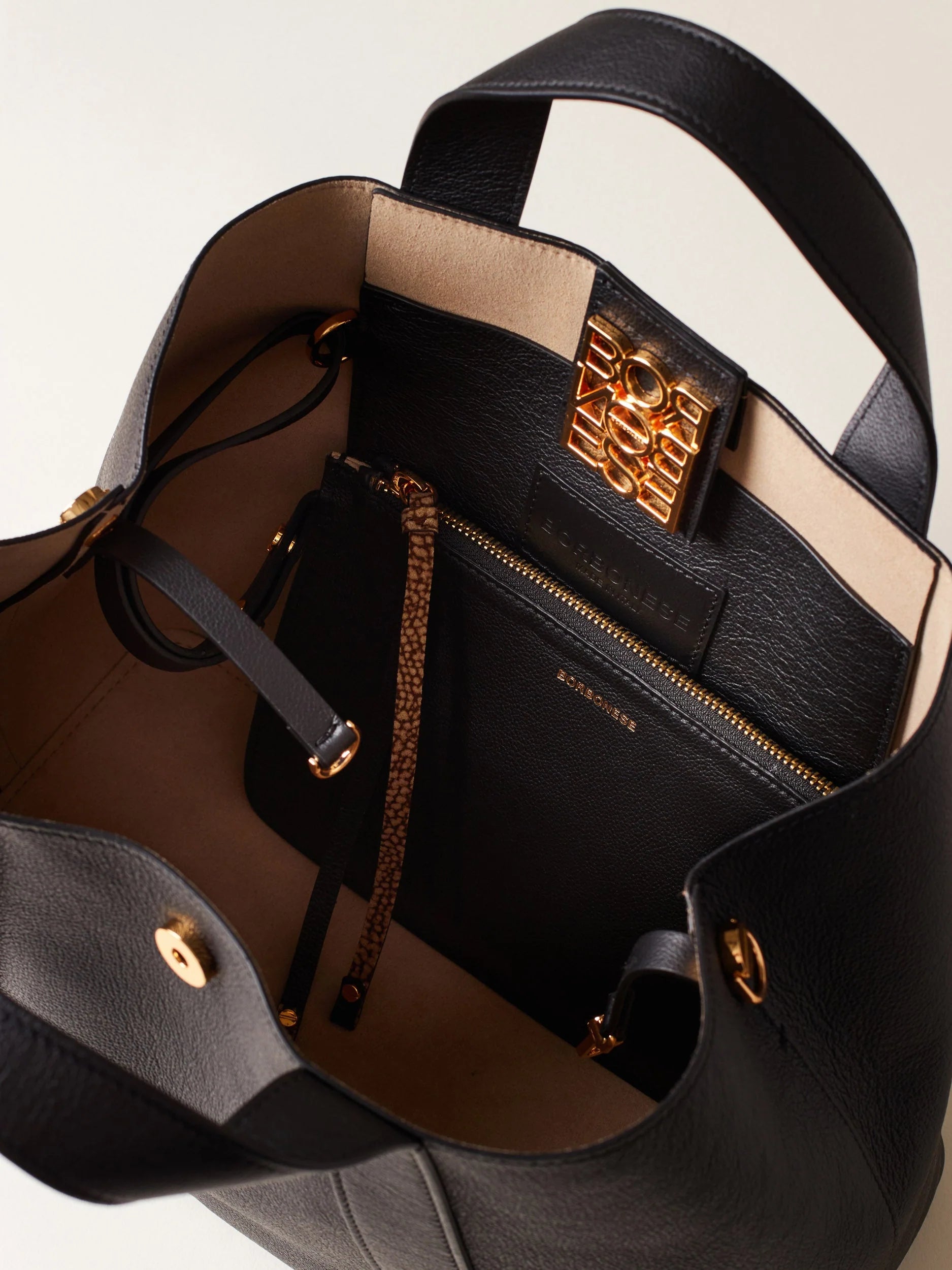 NUEVE SHOPPER MEDIUM