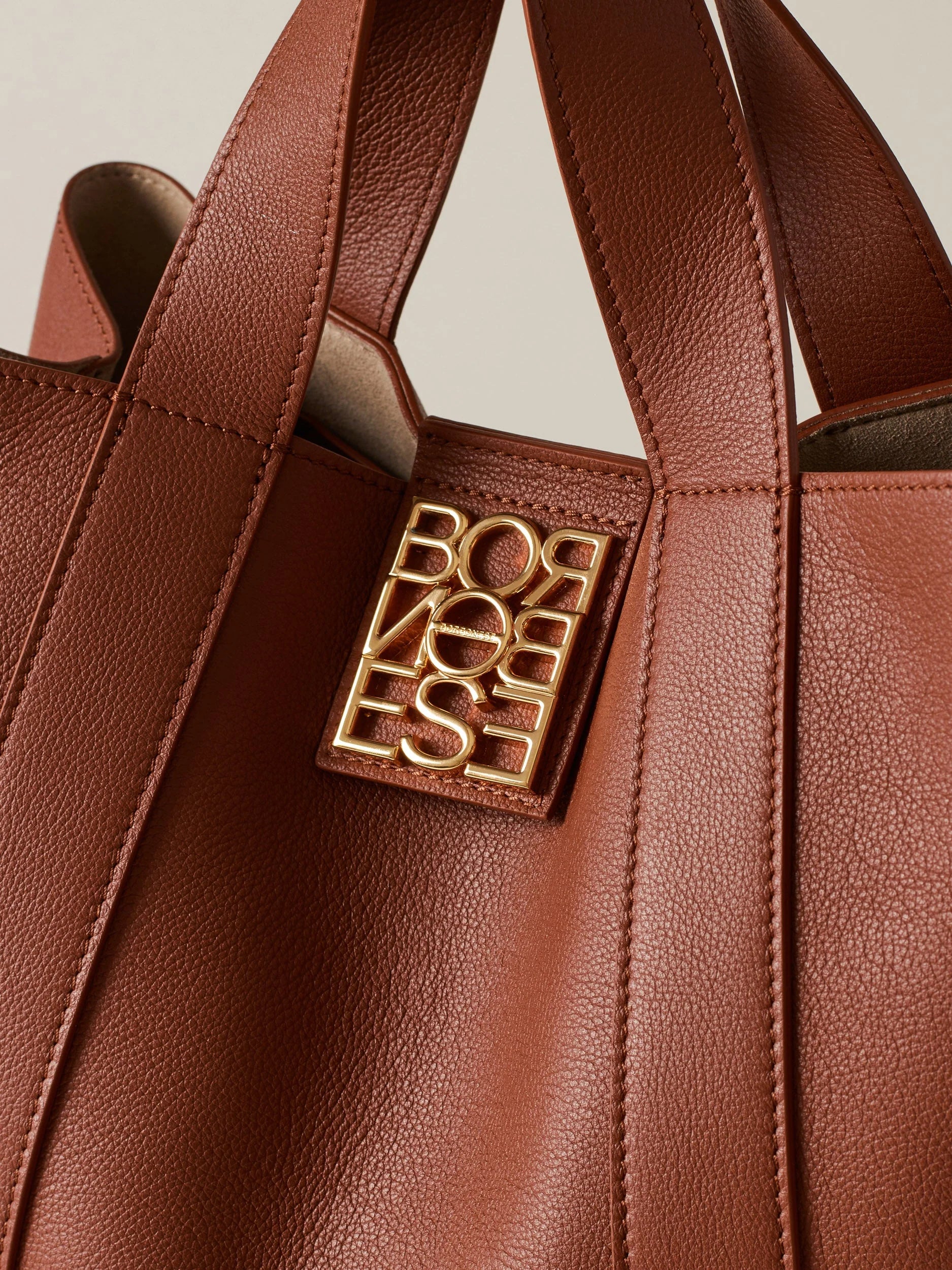 NUEVE SHOPPER MEDIUM