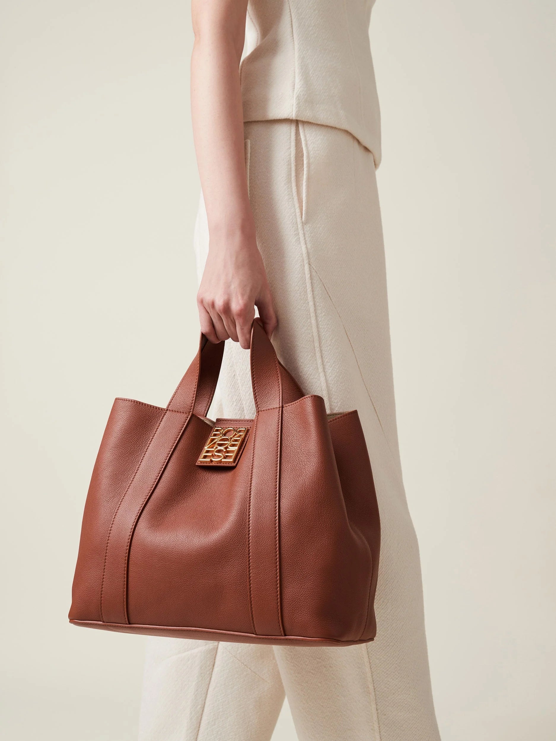 NUEVE SHOPPER MEDIUM