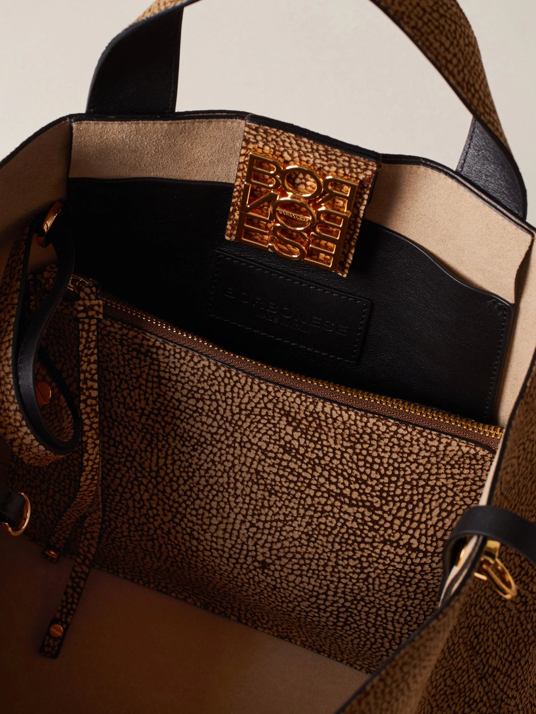NUEVE SHOPPER MEDIUM