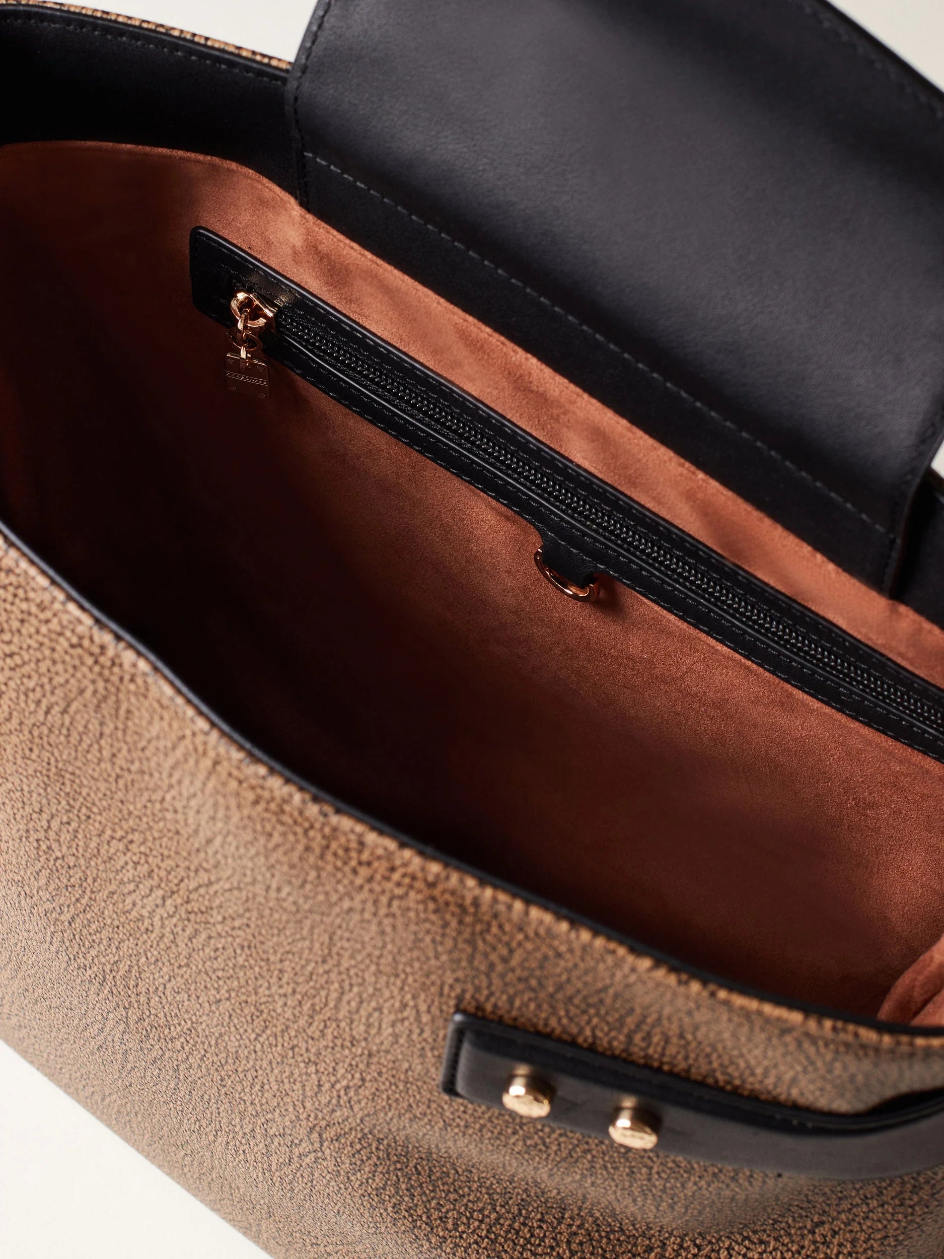ARMOR HOBO MEDIUM