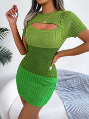 Mini abiti in maglia a vita alta, maniche corte, scollo rotondo e scollatura sfumata 