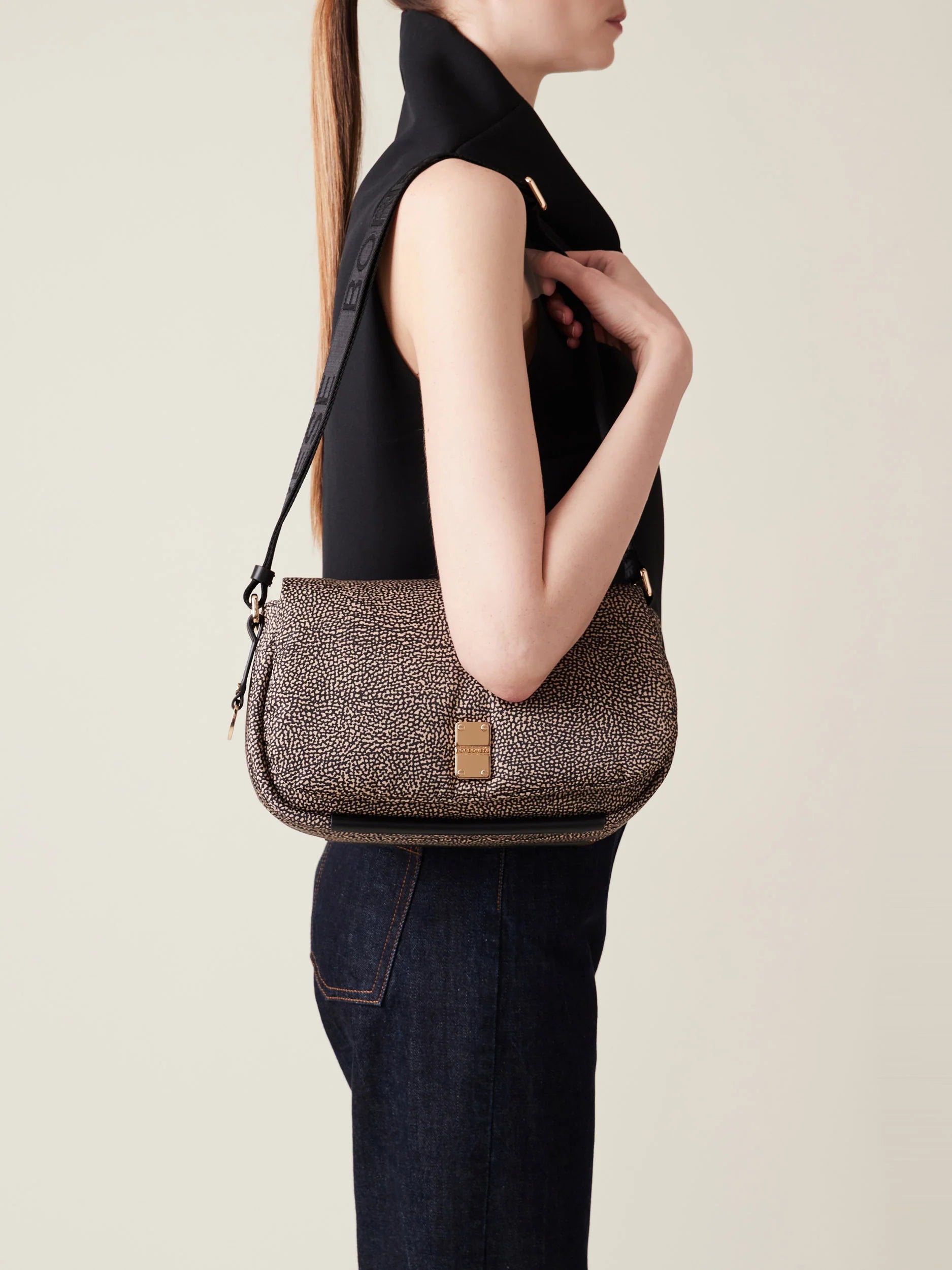 CAHIER CROSSBODY MEDIA