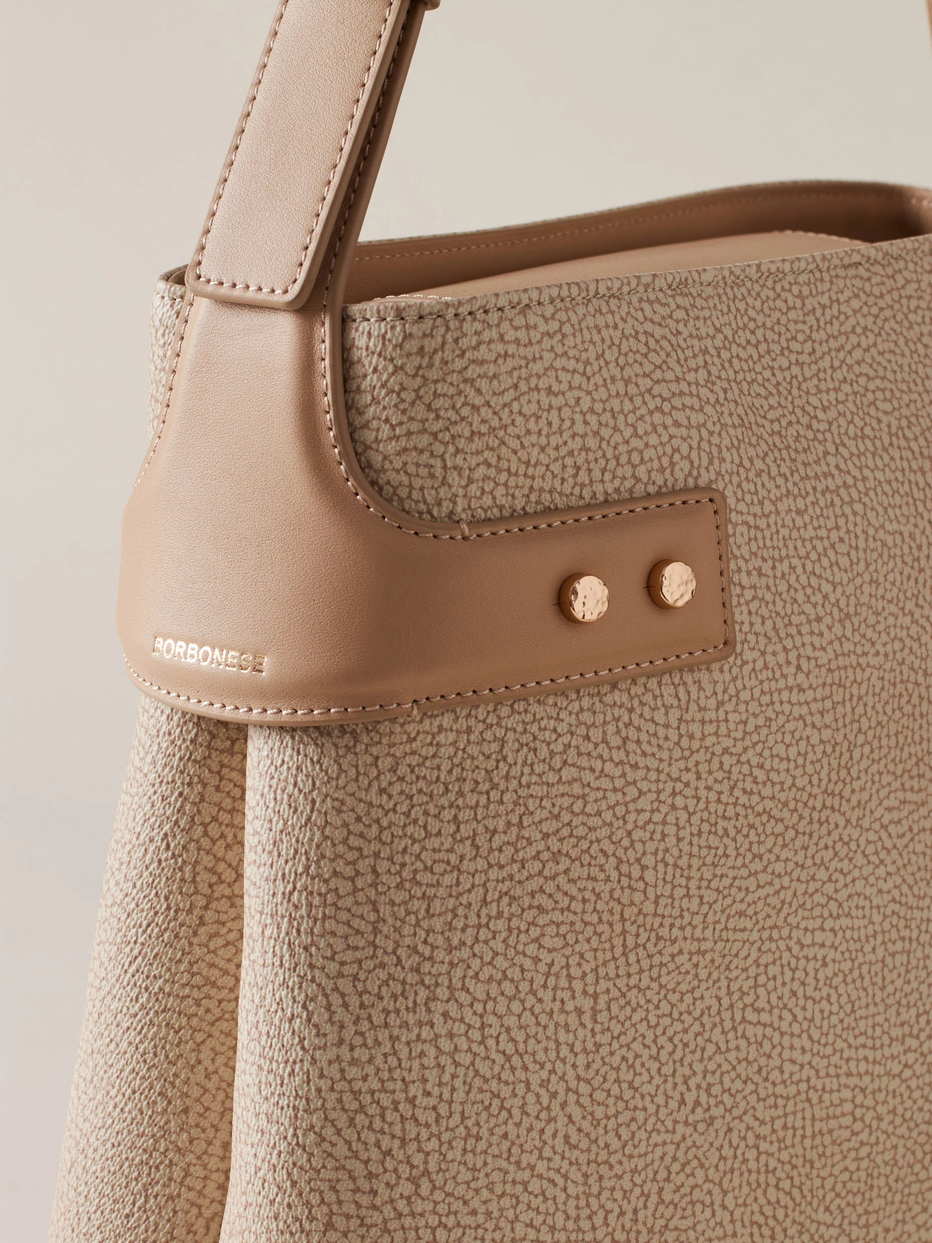 ARMOR HOBO MEDIUM