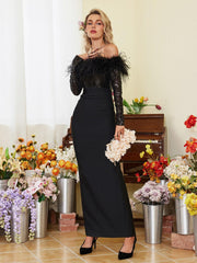 Abito lungo con piume e paillettes sulle spalle Hoku 