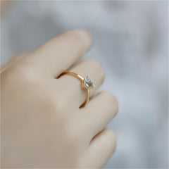 Elegante anello con pietra turchese e topazio naturale