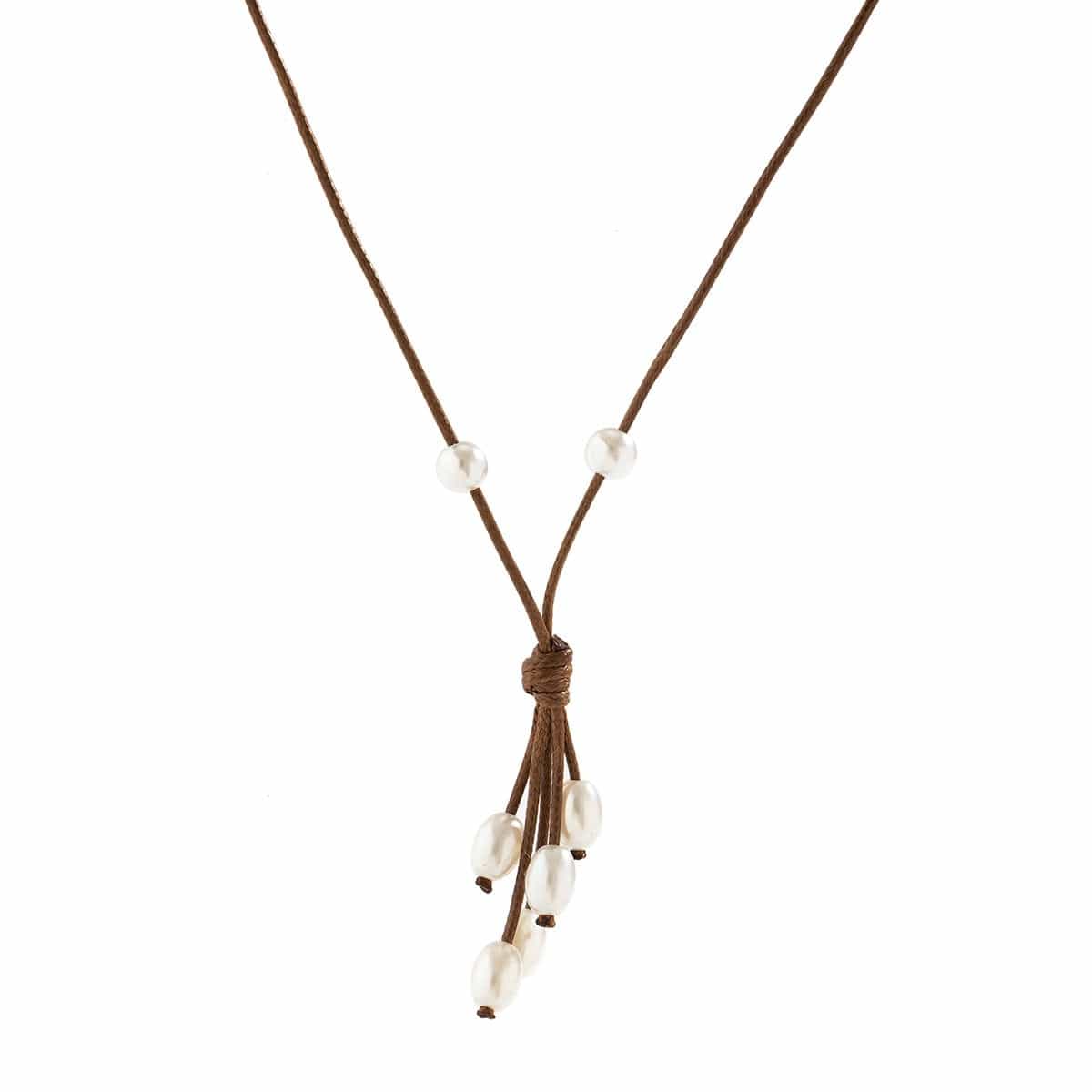 Collana a Y con cordino cerato e nappa di perle chic