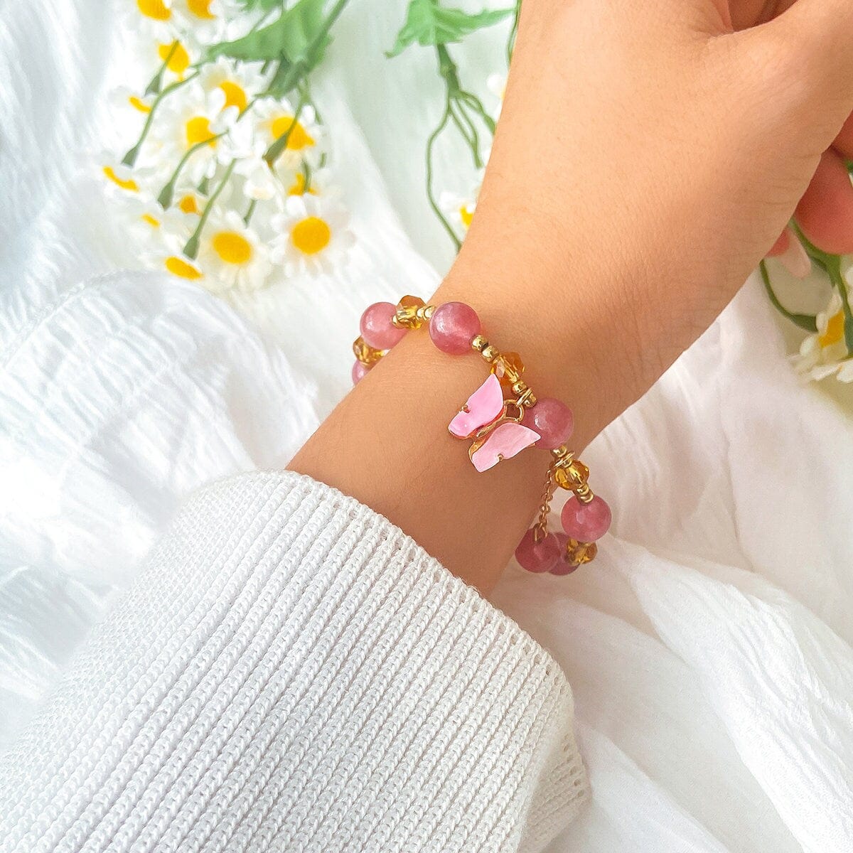 Bracciale con catena a sfere di cristallo naturale con ciondolo a farfalla rosa chic