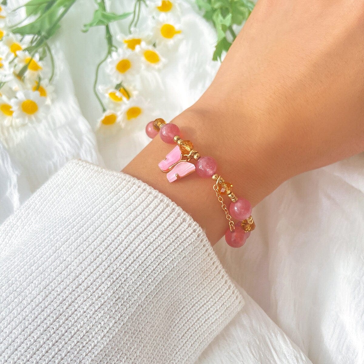 Bracciale con catena a sfere di cristallo naturale con ciondolo a farfalla rosa chic