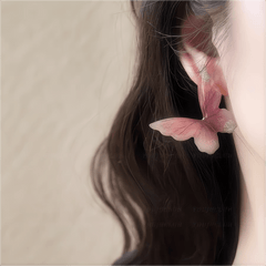Eleganti orecchini pendenti a forma di farfalla rosa