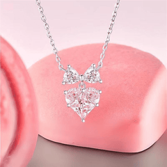 Collana con fiocco a forma di cuore in cristallo rosa chic