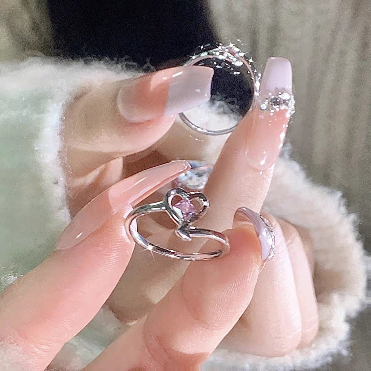 Anello a forma di cuore con cristallo rosa e diavolo