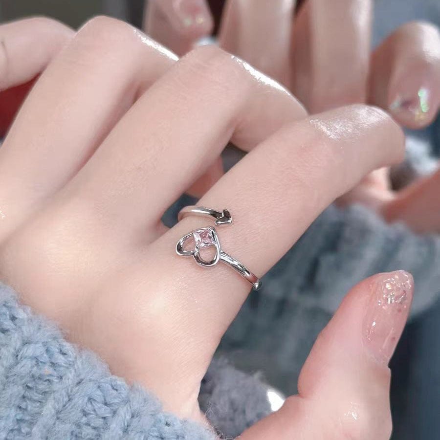 Anello a forma di cuore con cristallo rosa e diavolo