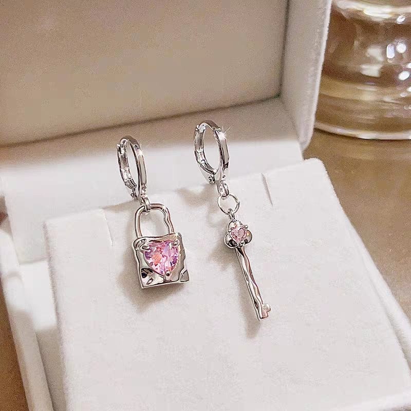 Eleganti orecchini a cerchio con lucchetto a forma di cuore pendenti in cristallo rosa