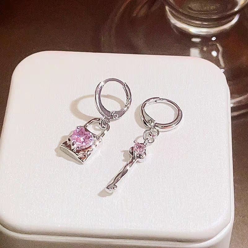 Eleganti orecchini a cerchio con lucchetto a forma di cuore pendenti in cristallo rosa