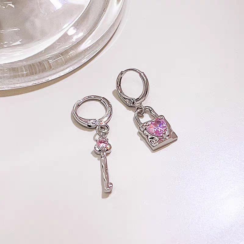 Eleganti orecchini a cerchio con lucchetto a forma di cuore pendenti in cristallo rosa